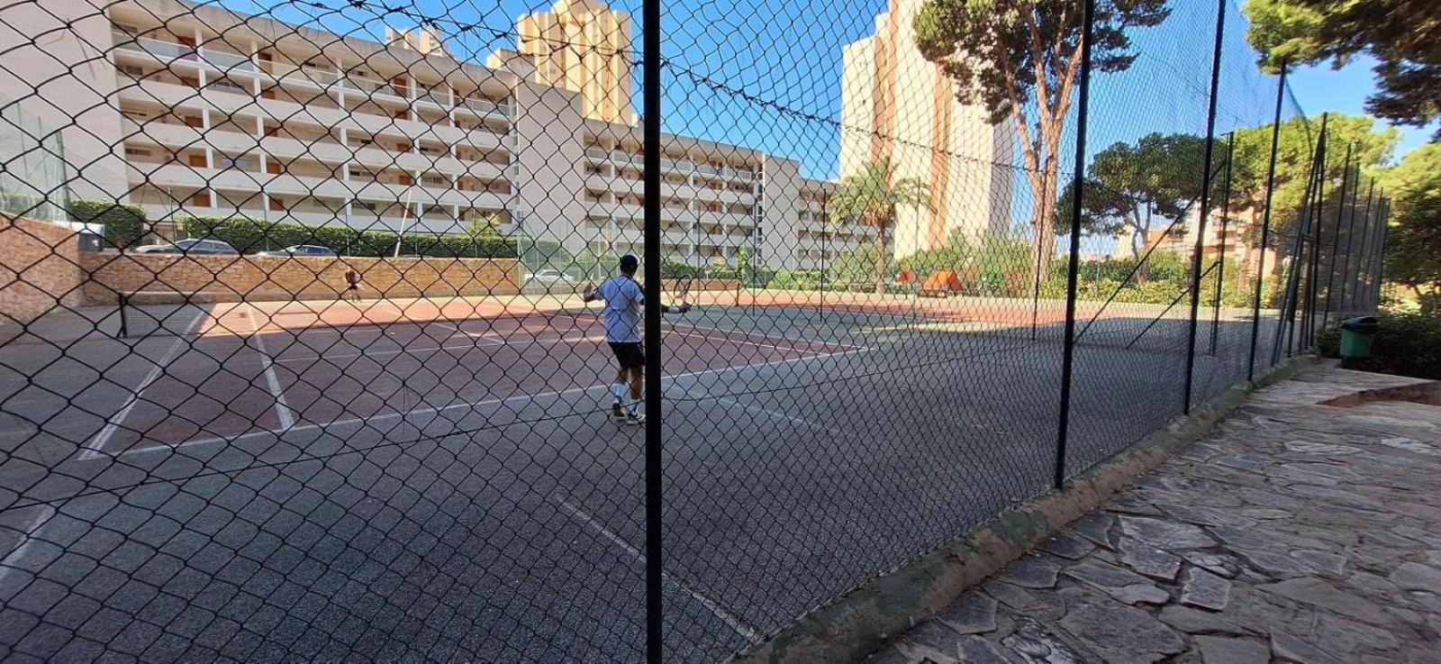 Nuevo Apto Hasta 6 Personas Muy Cerca De Playa Levante Con Jardines Y Gran Piscina , Pista De Tennis Y Futbol Deportes Y Zona Infantil ,en Urbanizacion Con Parking Appartement Benidorm